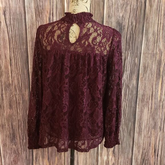 3 for $25 Cable and Gauge Lacy Top - Picture 9 of 12